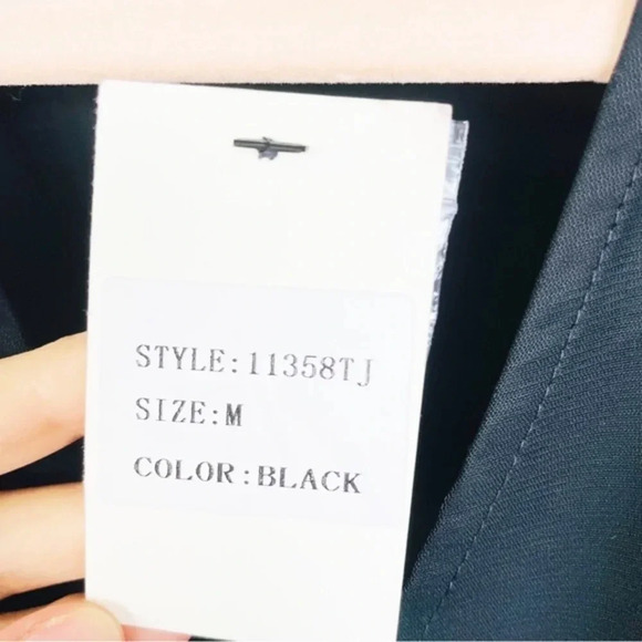 IDEM DITTO Black Puff Sleeve Knit Wrap Top Size Medium NWT - Picture 6 of 7